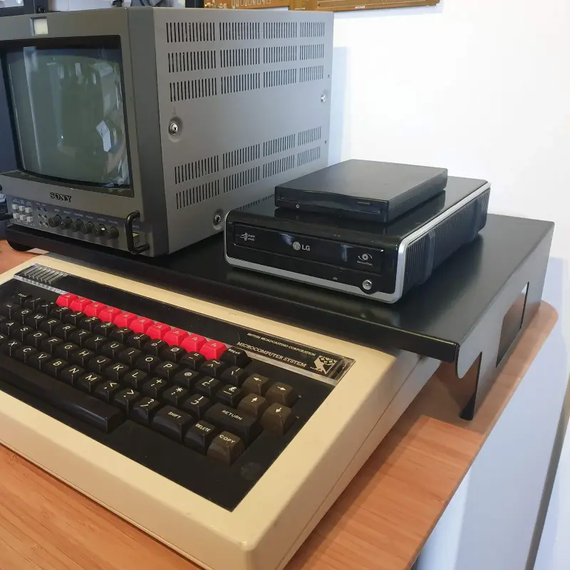 Checkmate Garage (Schwarz) Monitorständer