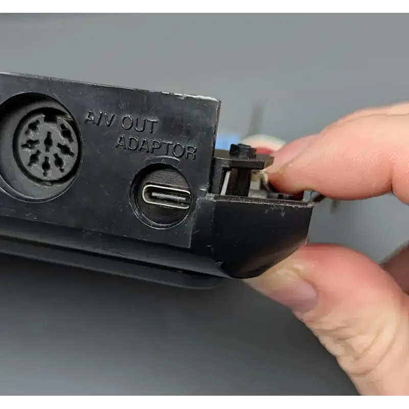 SEGA MegaDrive 1 mit USB-C Power-Adapter
